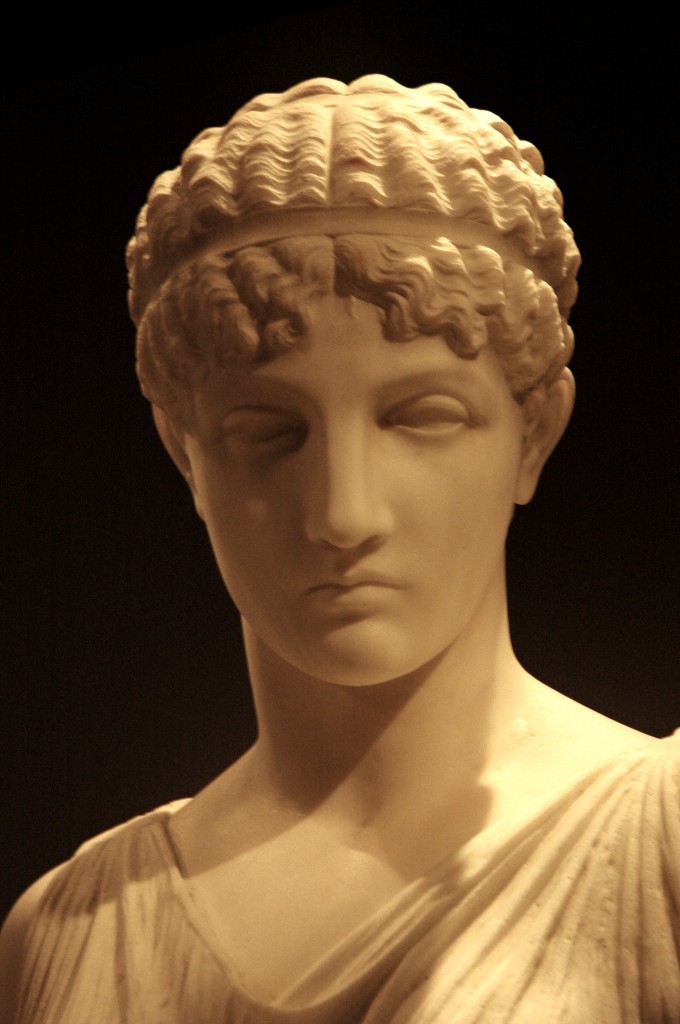 Beautiful_Greek_woman_statue