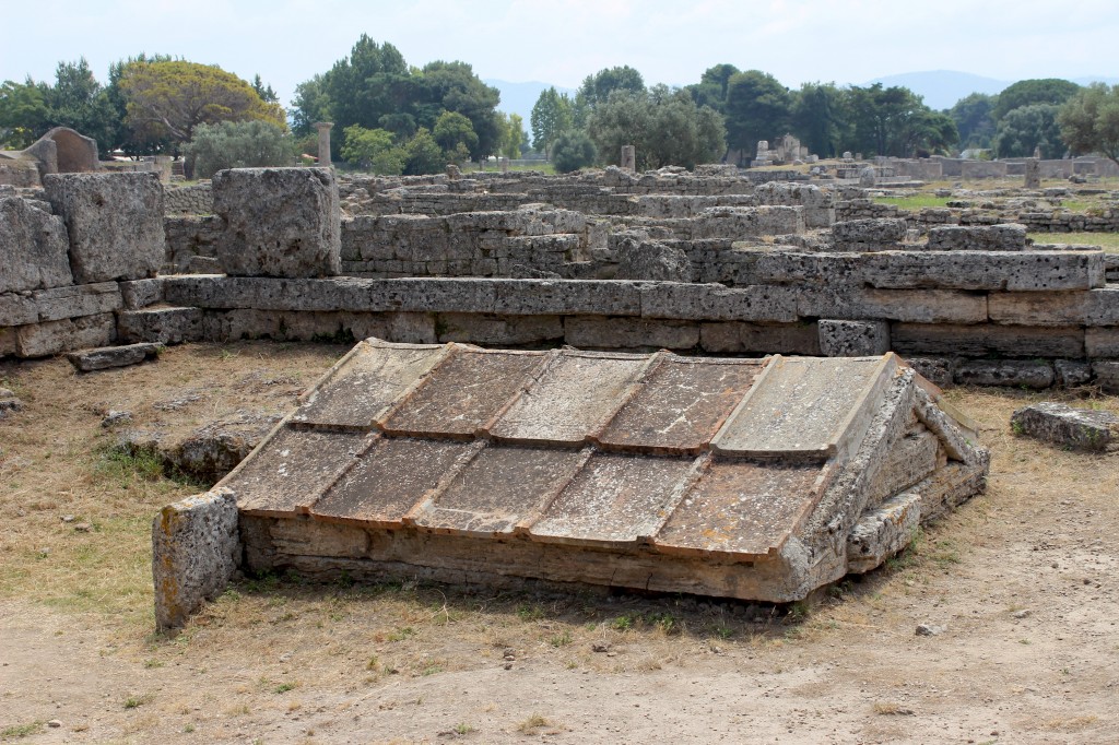 Paestum_heroon